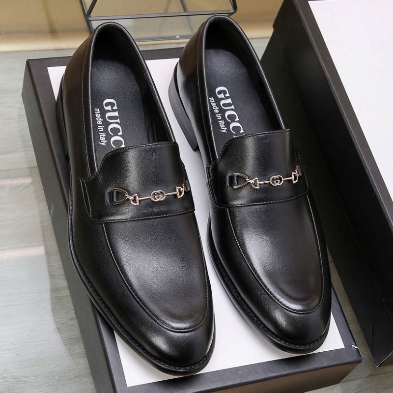 G*u*i leather shoes